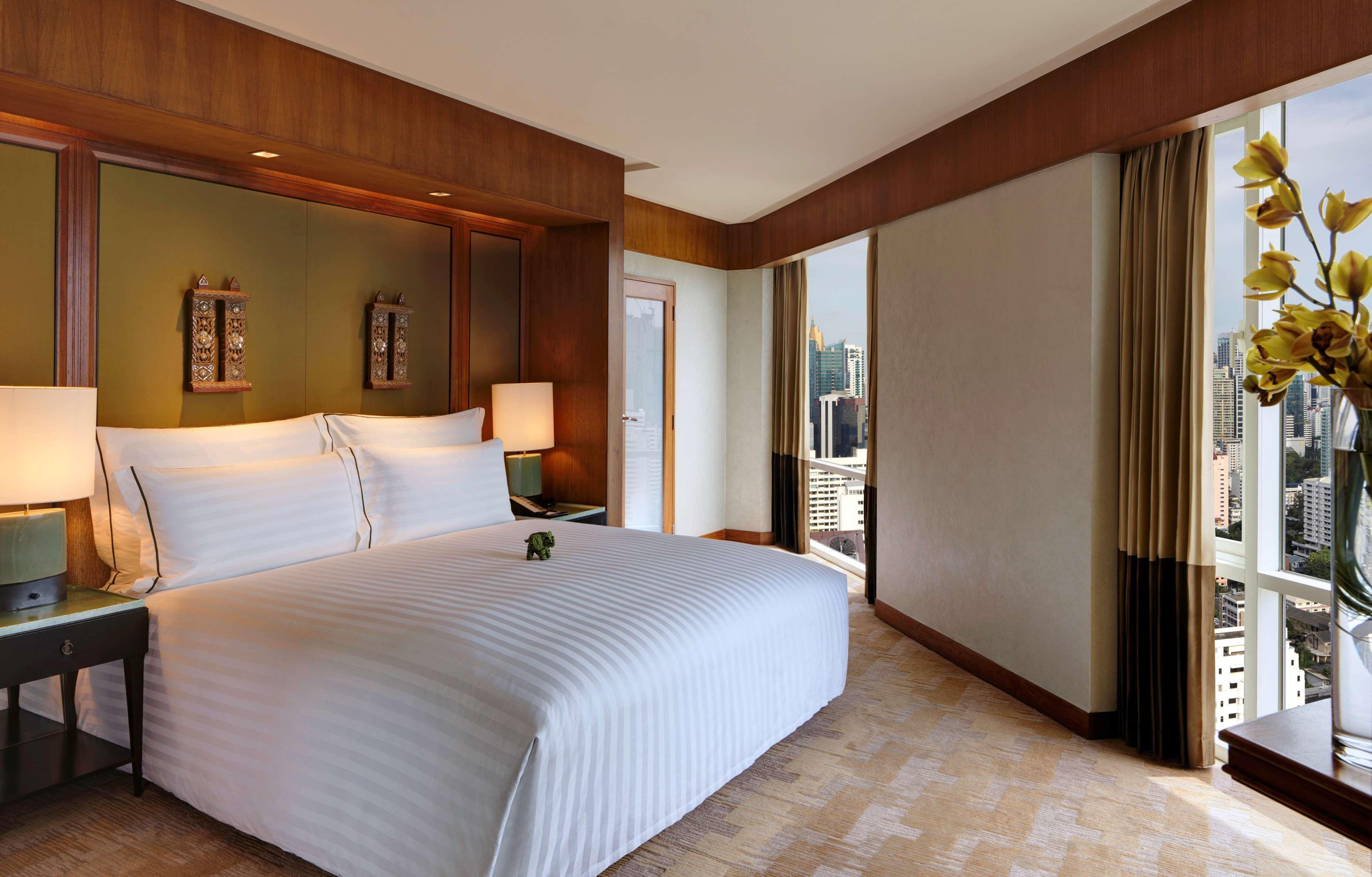 Conrad Bangkok Ξενοδοχείο Εξωτερικό φωτογραφία A bedroom at the hotel