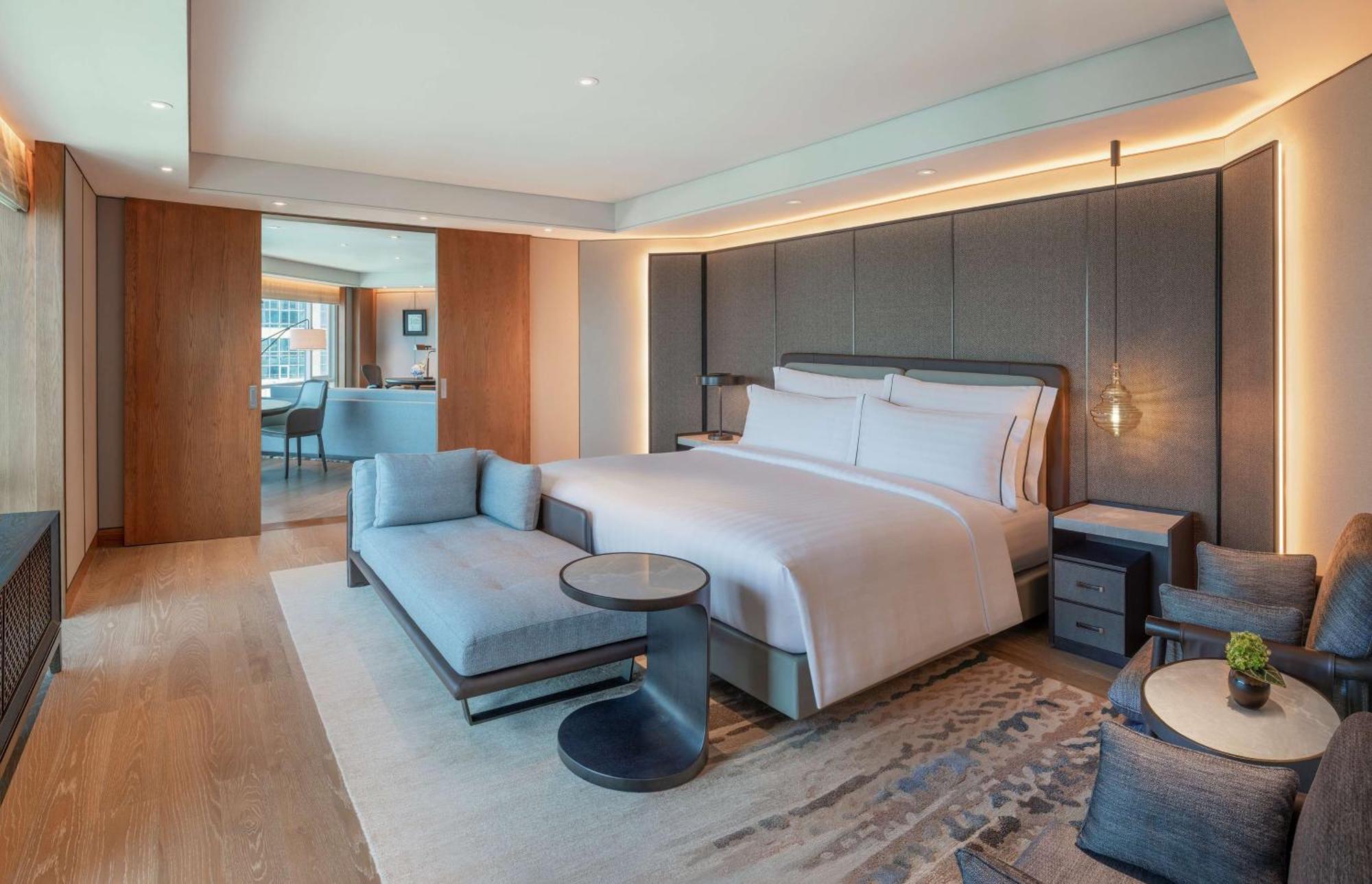 Conrad Bangkok Ξενοδοχείο Εξωτερικό φωτογραφία A bedroom at the hotel