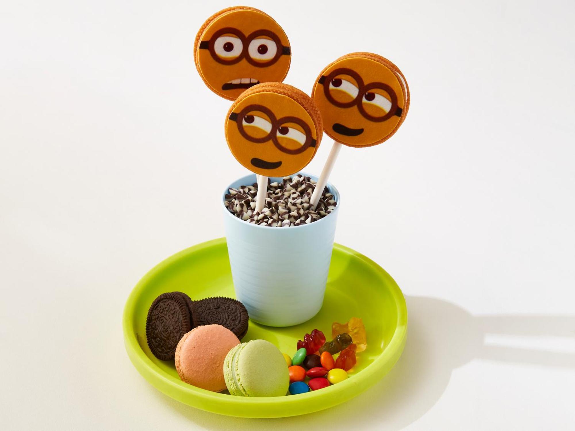 Conrad Bangkok Ξενοδοχείο Εξωτερικό φωτογραφία Minion-themed desserts